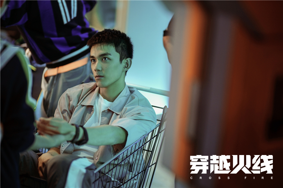 [娱乐新闻]开播首周口碑爆棚 《穿越火线》高能诠释热血青春